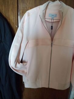 Спортивная куртка женская