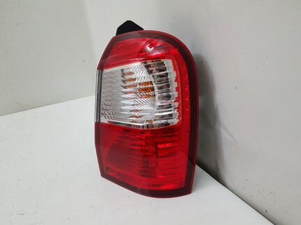 Фонарь правый Nissan Terrano D10