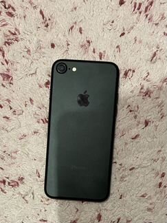 Телефон iPhone 7
