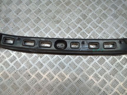 Усилитель бампера Toyota Land Cruiser 200