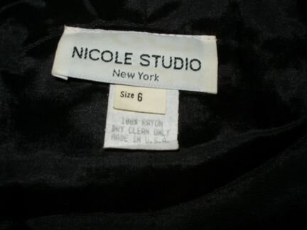 Костюм Nikole Studio.США.Размер 6.Новый