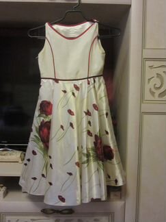 Красивое платье на девочку 6-8 лет