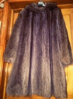 Шуба из енота с капюшоном серебристая сирень