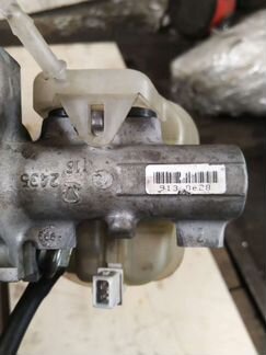 Главный тормозной цилиндр Пассат Б5, Ауди А6 С5