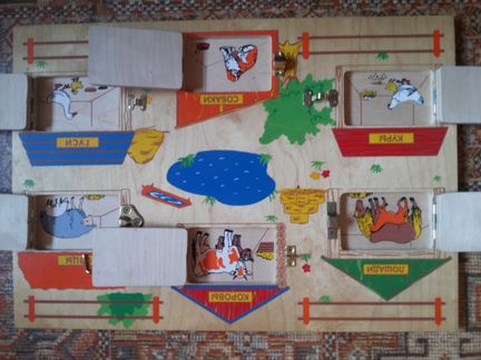 Игровая доска с защелками