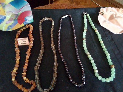 Бусы из природных камней