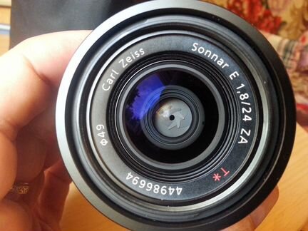 Продам Sony Carl Zeiss Sonnar T*24mm f/1.8