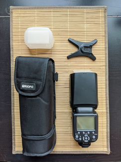 Вспышка Triopo TR-586EX