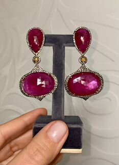 Серьги с бриллиантами и рубинами