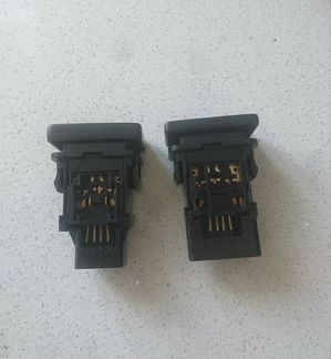 Кнопка открывания и блокировки багажника Toyota LC