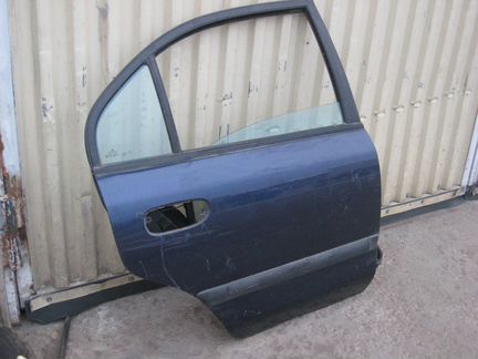 Дверь задняя правая Mitsubishi Carisma хэтчбек