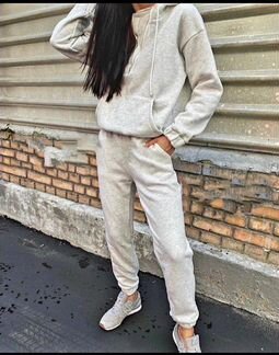 Спортивный костюм женский