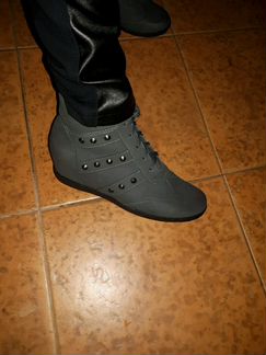 Ботинки на танкетке