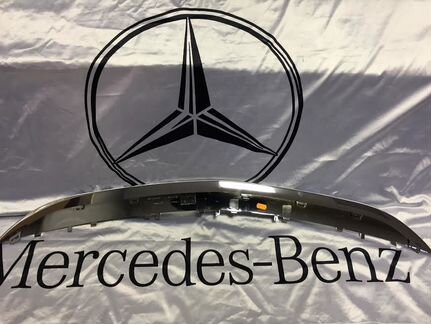 Молдинг переднего бампера Mercedes S w222 оригинал