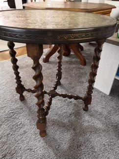 Антикварный столик в гостиную металл чеканка