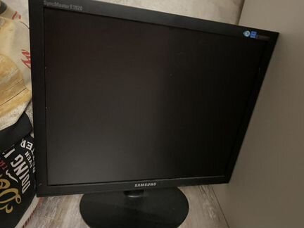 Монитор Samsung