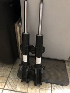 Амортизатор mercedes w447. A4473200400