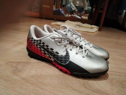 Кроссовки-бутсы, Nike