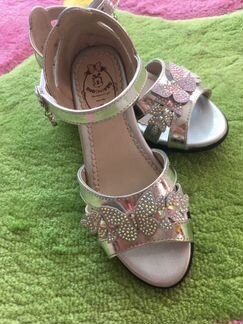 Туфли на девочку