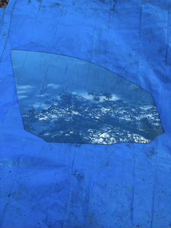Стекло двери передней правой мерседес W204