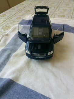 Модель автомобиля volkswagen touareg, 1:24