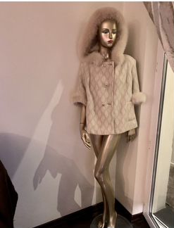 Полупальто 3/4 рукав, Отделка песец. Огромный капю