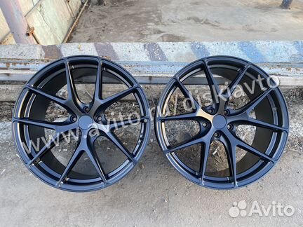 Новые диски HRE R20 5x112 на Merc 9J
