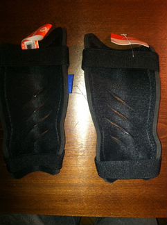 Щитки футбольные Puma новые