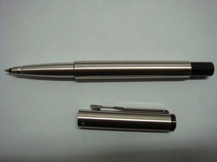 Авторучка parker в подарочном футляре vector 03