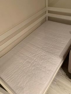 Матрас высота 11 см, 90 на 180 в отличном состояни