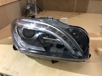 Фара правая Mercedes ML 166 ML166