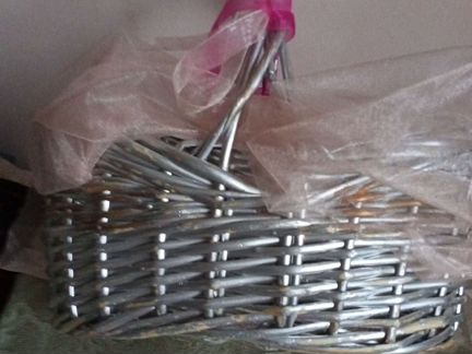 Корзина с лентами