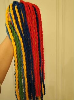 Шапка с волосами вязаная