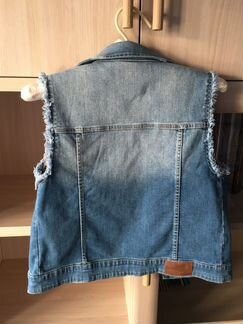 Жилет Zara новый джинсовый для девочки