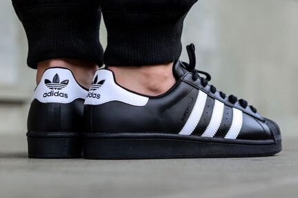 Кроссовки Adidas Superstar (Адидас Суперстар)