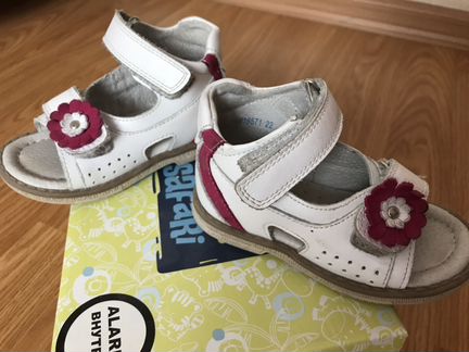 Босоножки 22р