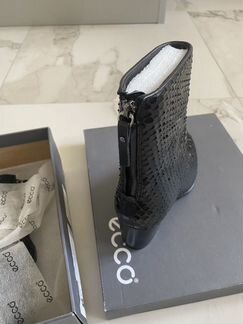 Ecco ботильоны